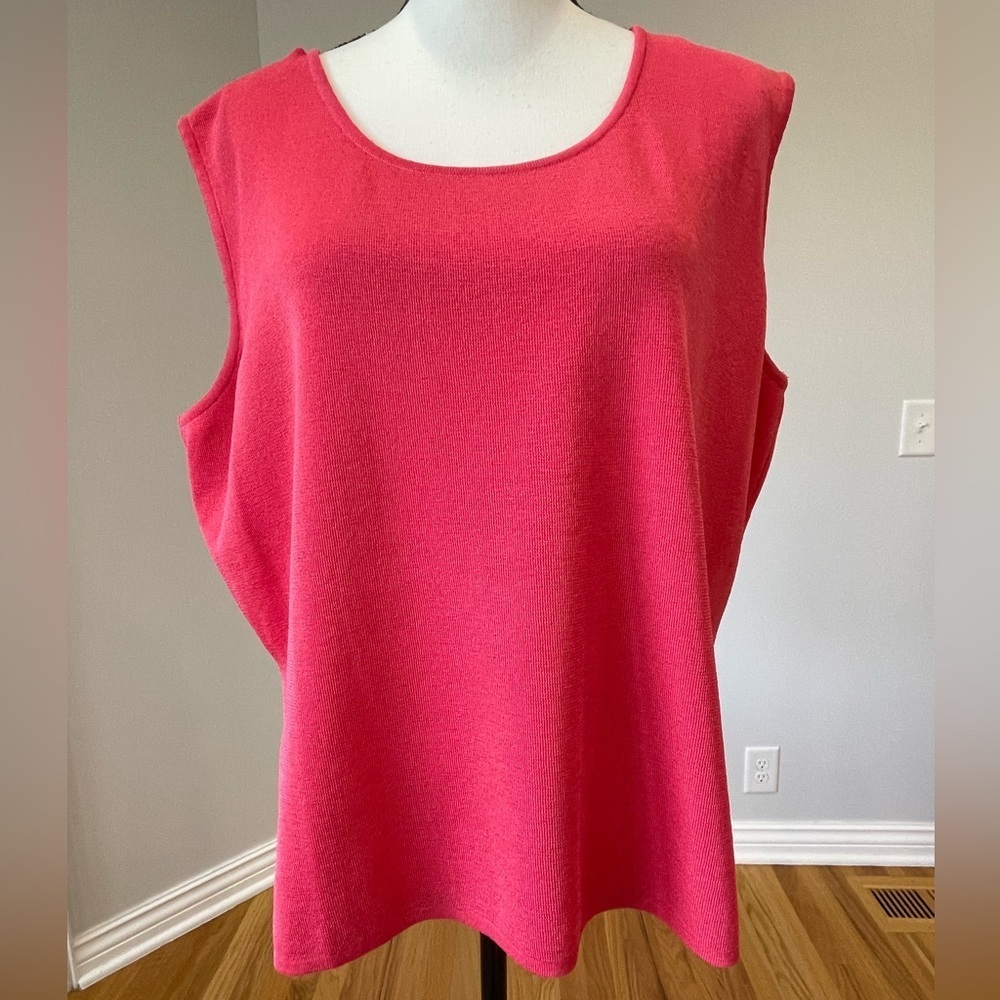 Ming Wang size 2X coral tank modest career office mature work layer business